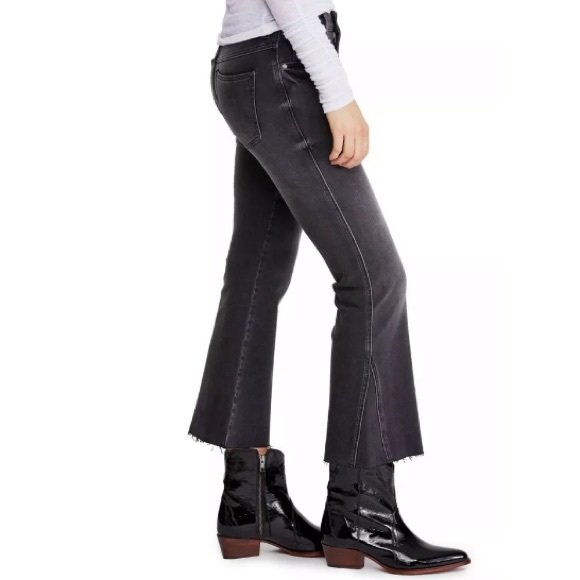 raw edge cropped jeans